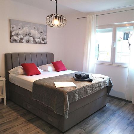 Family Friendly Apartments With A Swimming Pool Supetarska Draga - Donja, Rab - 2019 Zewnętrze zdjęcie